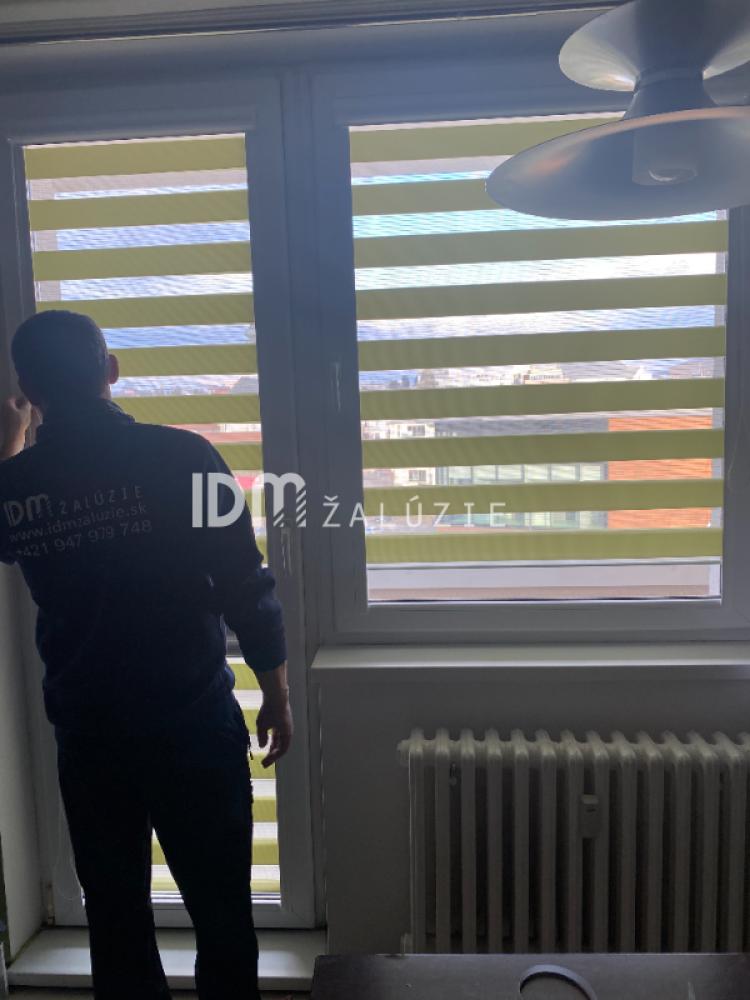 Montáž hliníkových okenných roletiek deň a noc, foto 5 z 6